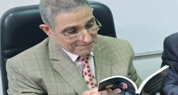 غلاف كتاب الأكاديمى والشاعر د. شعبان صلاح: بعض النقاد يرون أنفسهم أوصياء على القيم الأدبية!